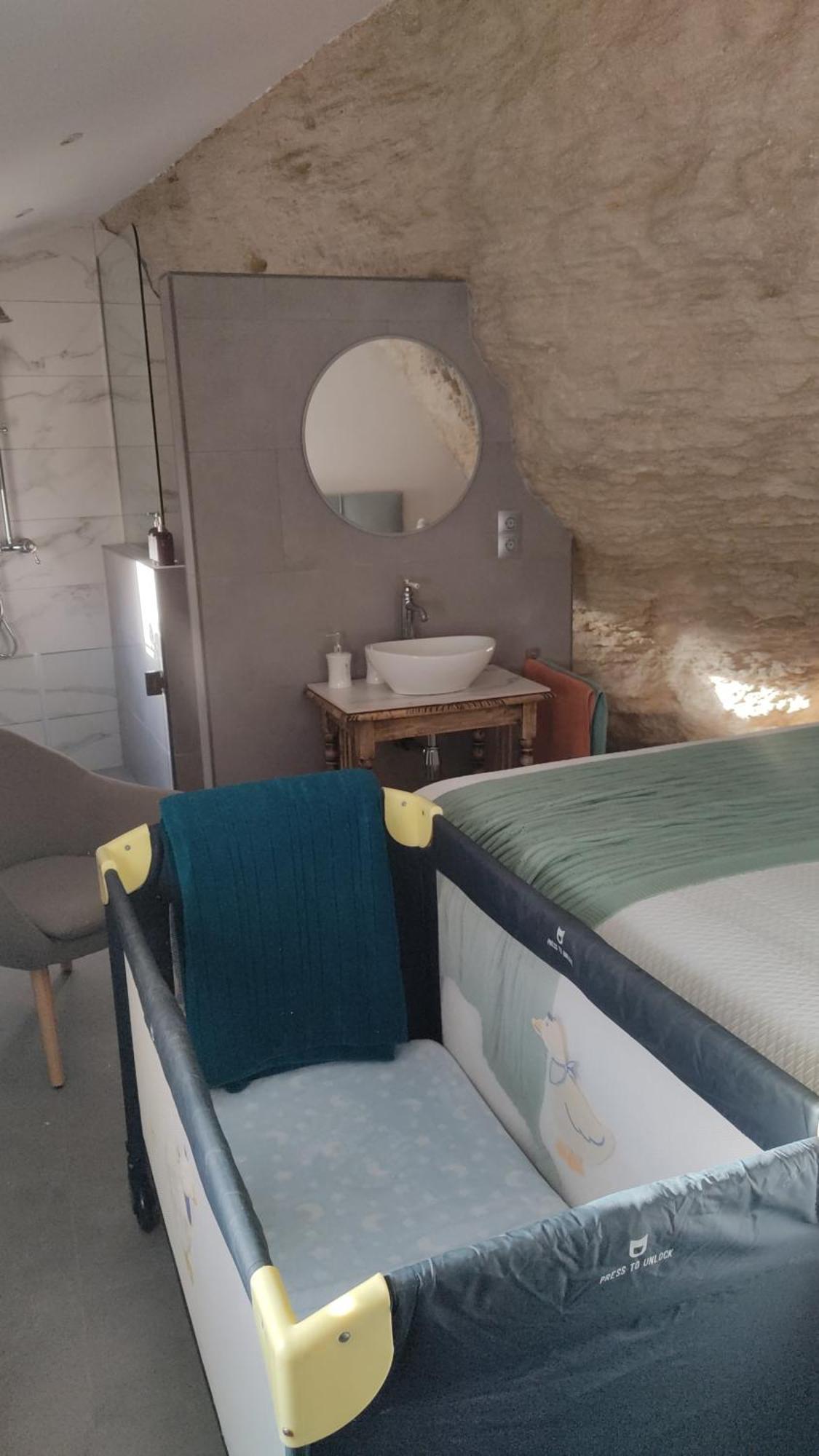 Casa Cueva Las Chicas Del Puente Setenil De Las Bodegas Eksteriør bilde